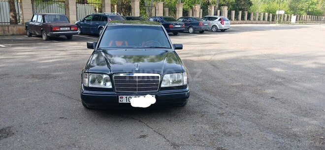 Mercedes E 200 1993, 450,085 km - 2.0 l - Yevlax