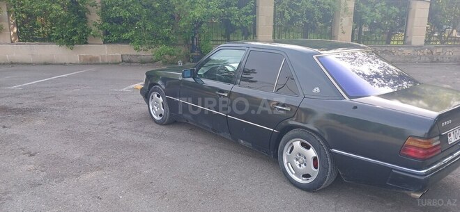 Mercedes E 200 1993, 450,085 km - 2.0 l - Yevlax