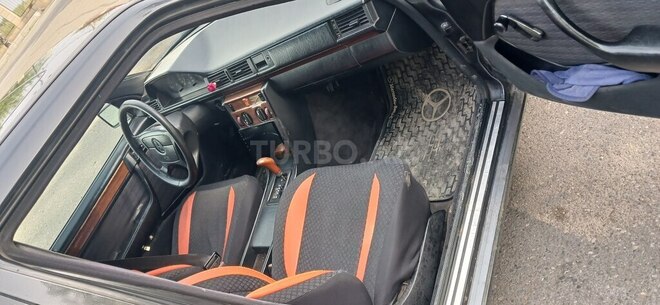 Mercedes E 200 1993, 450,085 km - 2.0 l - Yevlax