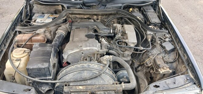 Mercedes E 200 1993, 450,085 km - 2.0 l - Yevlax