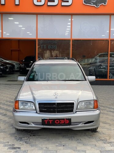 Mercedes C 220 d-1