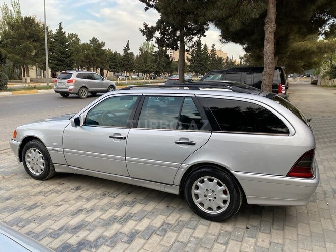 Mercedes C 220 d-7
