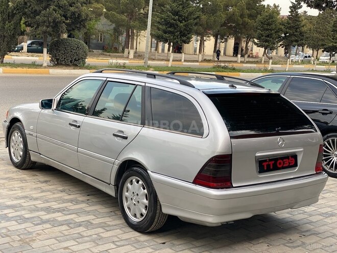 Mercedes C 220 d-9
