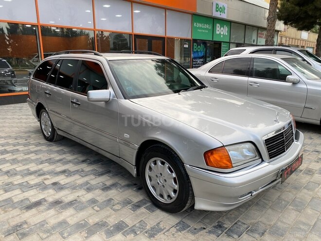 Mercedes C 220 d-5