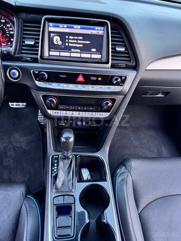 Hyundai Sonata-13