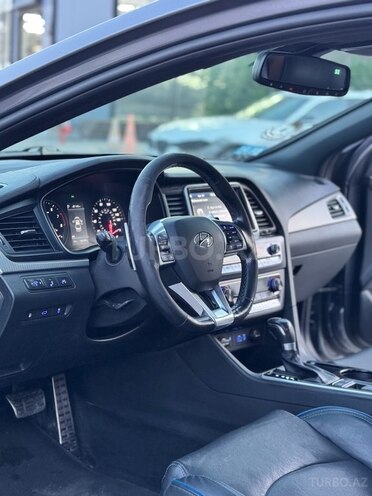Hyundai Sonata-15