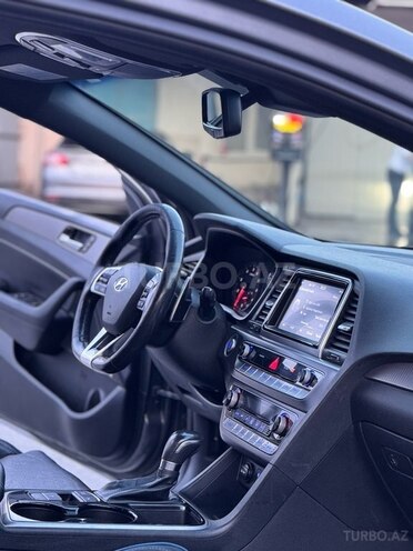Hyundai Sonata-23