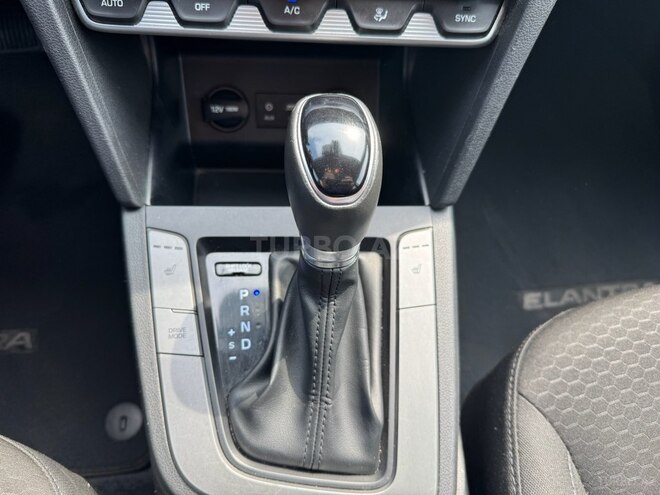 Hyundai Elantra 2019, 99,883 km - 2.0 l - Bakı