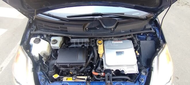 Toyota Prius-13