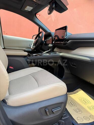 Toyota Sienna 2021, 46,800 km - 2.5 l - Bakı
