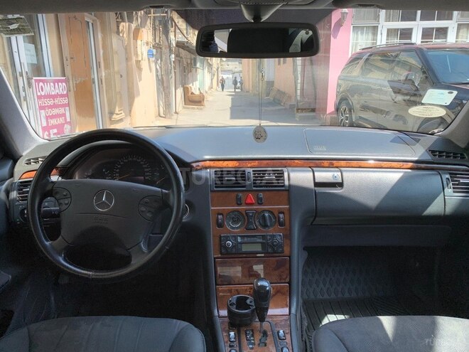Mercedes E 220 d 2002, 328,000 km - 2.2 l - Bakı