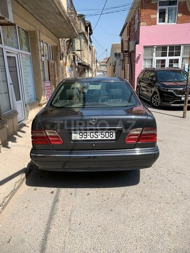 Mercedes E 220 d 2002, 328,000 km - 2.2 l - Bakı