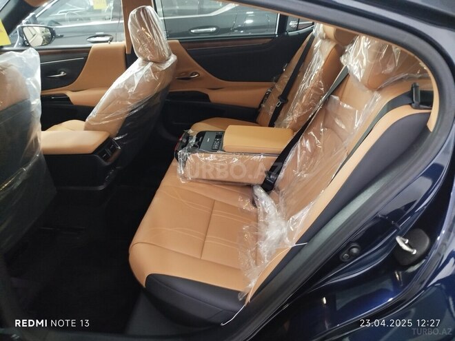 Lexus ES 300h-15