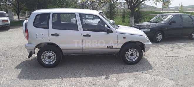 Chevrolet Niva 2008, 174,000 km - 1.7 l - Qobustan