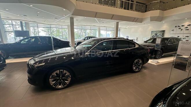 BMW i5-10