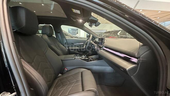 BMW i5-15