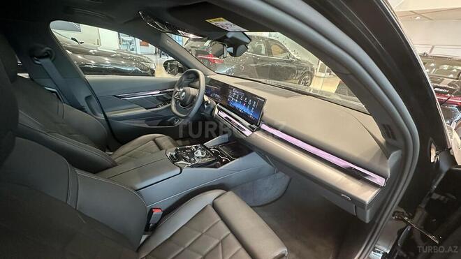 BMW i5-16