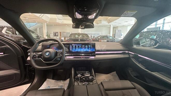 BMW i5-2