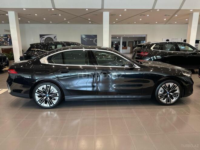 BMW i5-5