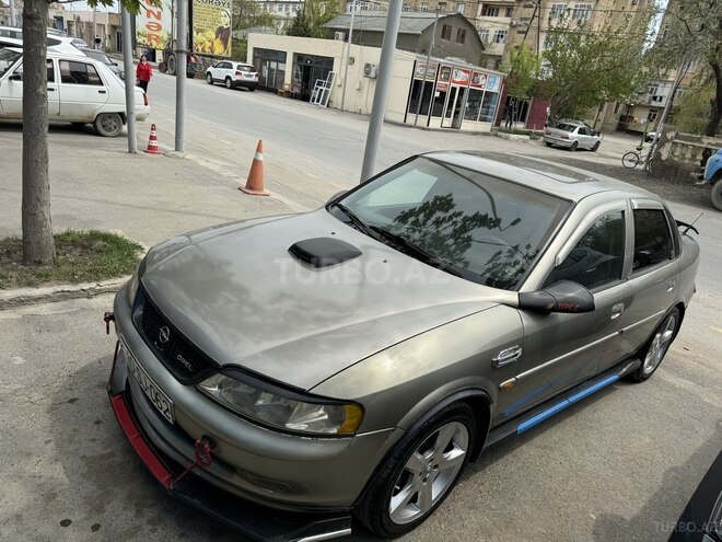 Opel Vectra 1996, 220,000 km - 1.6 l - Bakı