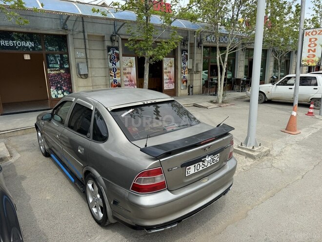 Opel Vectra 1996, 220,000 km - 1.6 l - Bakı