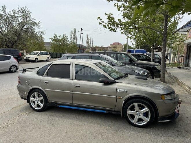 Opel Vectra 1996, 220,000 km - 1.6 l - Bakı