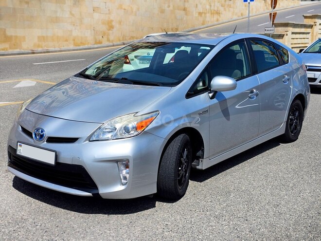 Toyota Prius-2