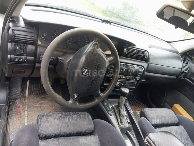 Opel Omega 1998, 298,126 km - 2.0 л - Şabran