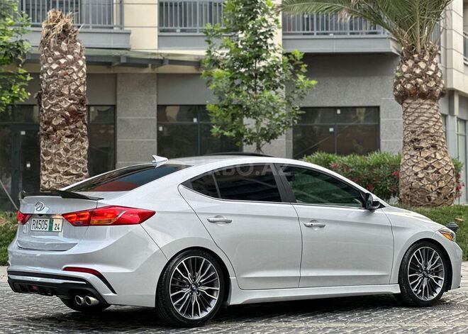 Hyundai Elantra 2018, 62,600 km - 1.6 l - Bakı