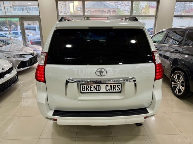 Toyota Land Cruiser Prado-4