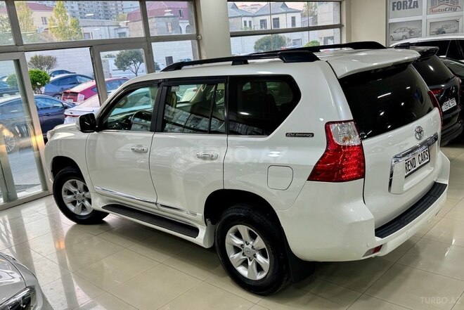 Toyota Land Cruiser Prado-7