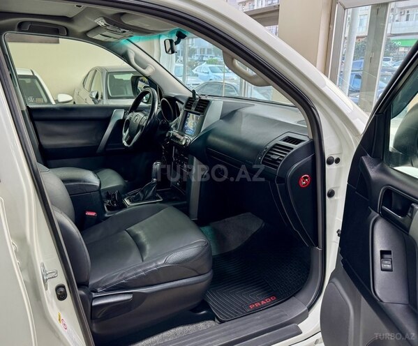 Toyota Land Cruiser Prado-17