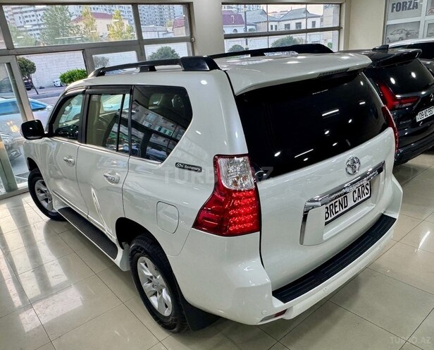 Toyota Land Cruiser Prado-9