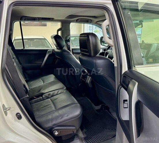 Toyota Land Cruiser Prado-18