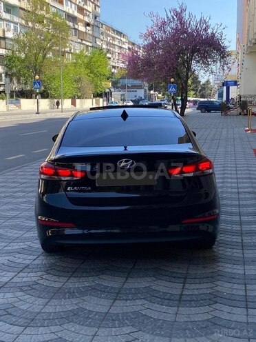 Hyundai Elantra 2018, 110,000 km - 2.0 l - Bakı