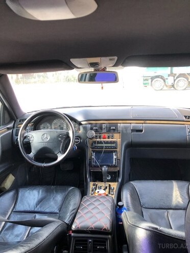 Mercedes E 220 d 1999, 428,000 km - 2.2 l - Bakı