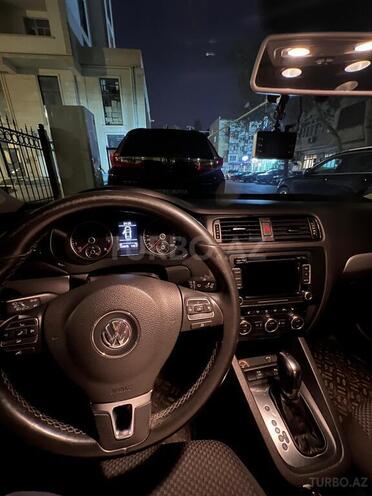 Volkswagen Jetta-4