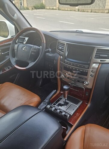 Lexus LX 570-11