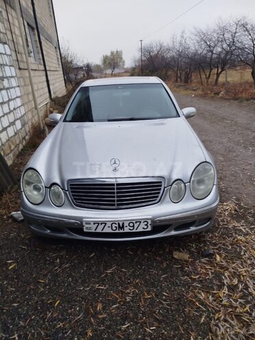 Mercedes E 270 2002, 268,000 km - 2.7 l - Bakı
