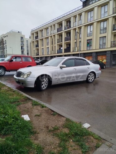 Mercedes E 270 2002, 268,000 km - 2.7 l - Bakı