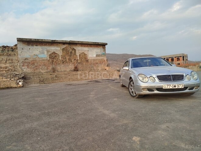 Mercedes E 270 2002, 268,000 km - 2.7 l - Bakı