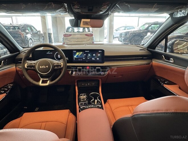 Kia K5-4
