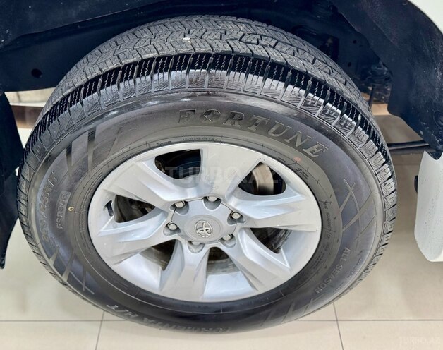 Toyota Land Cruiser Prado-22