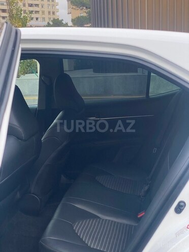 Toyota Camry-13