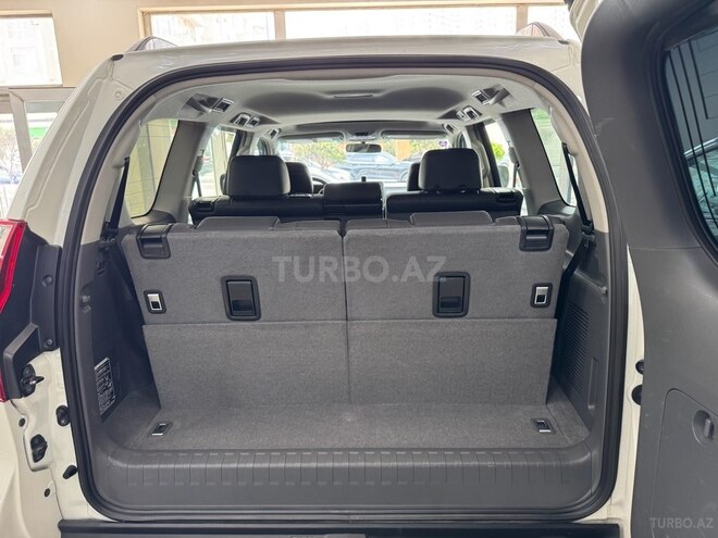 Toyota Land Cruiser Prado-24