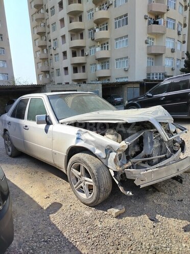 Mercedes E 220 1995, 500,000 km - 2.2 l - Bakı