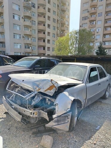 Mercedes E 220 1995, 500,000 km - 2.2 l - Bakı