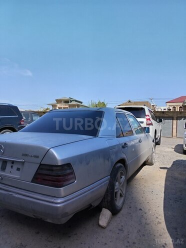 Mercedes E 220 1995, 500,000 km - 2.2 l - Bakı