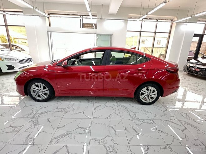 Hyundai Elantra-4