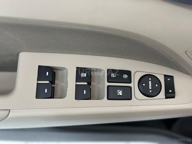Hyundai Elantra-11